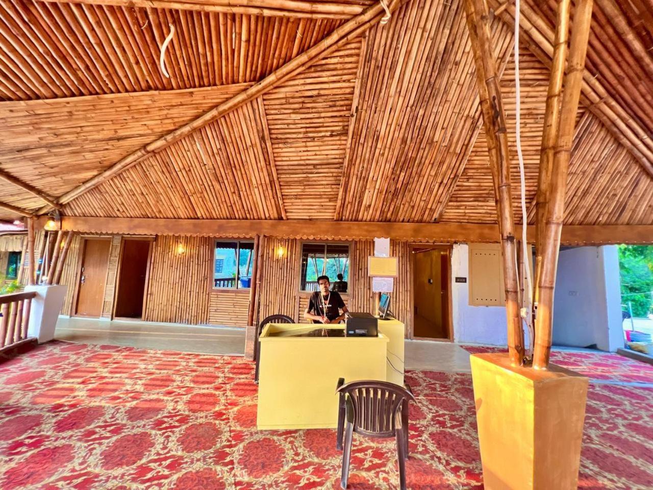 La Pahi Palace- Banquet And Resort Sakri East Екстер'єр фото