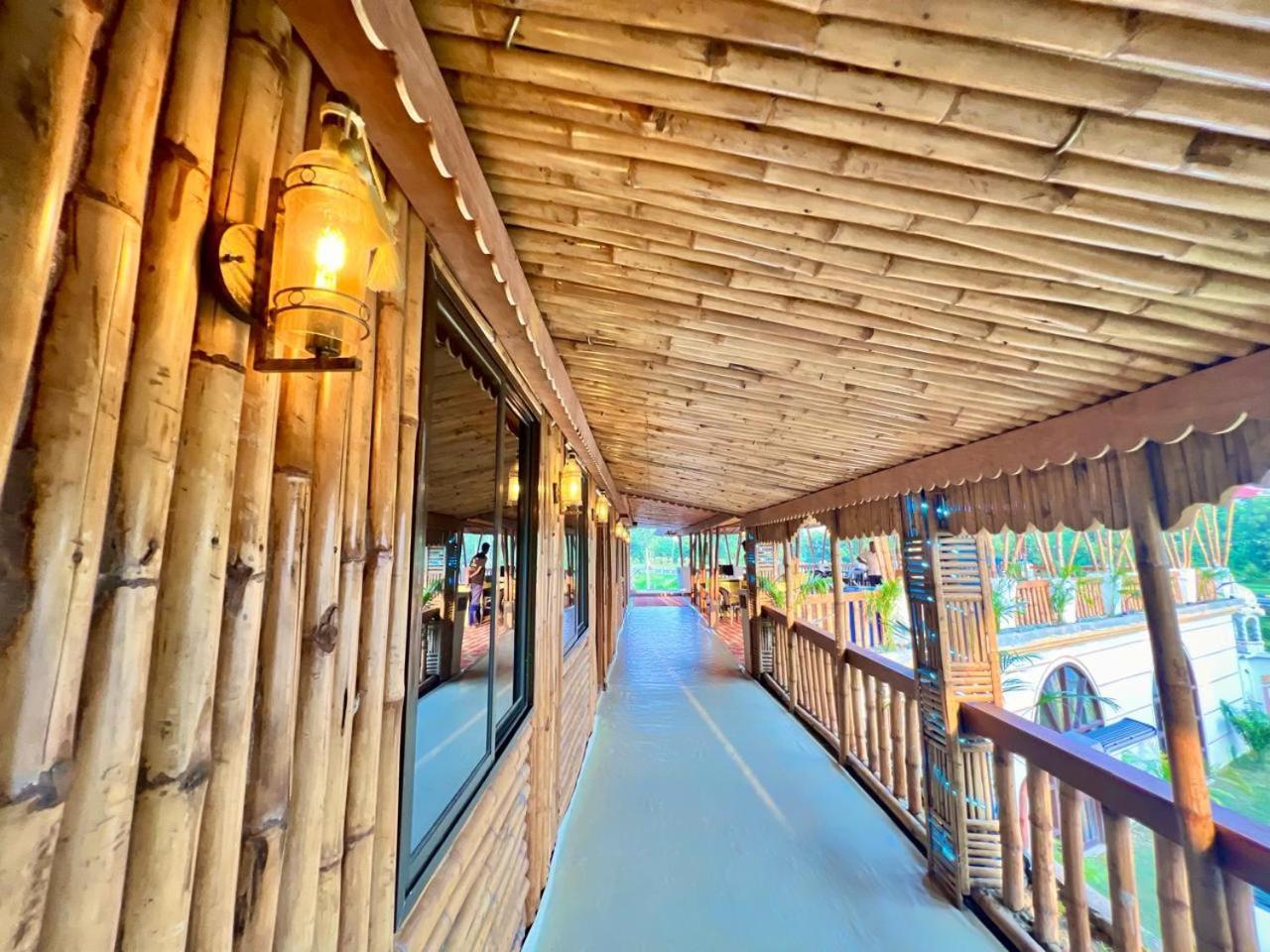 La Pahi Palace- Banquet And Resort Sakri East Екстер'єр фото