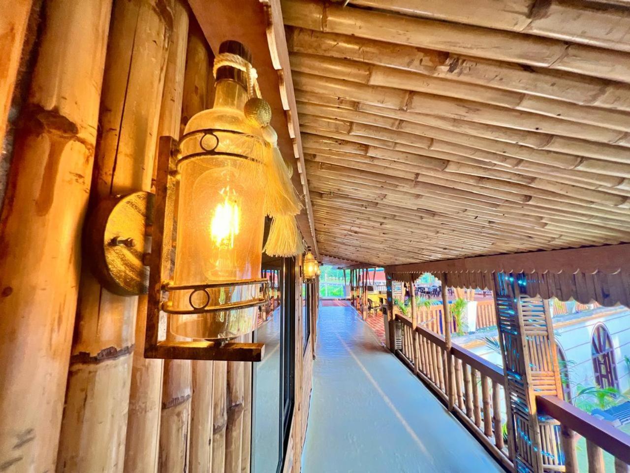 La Pahi Palace- Banquet And Resort Sakri East Екстер'єр фото