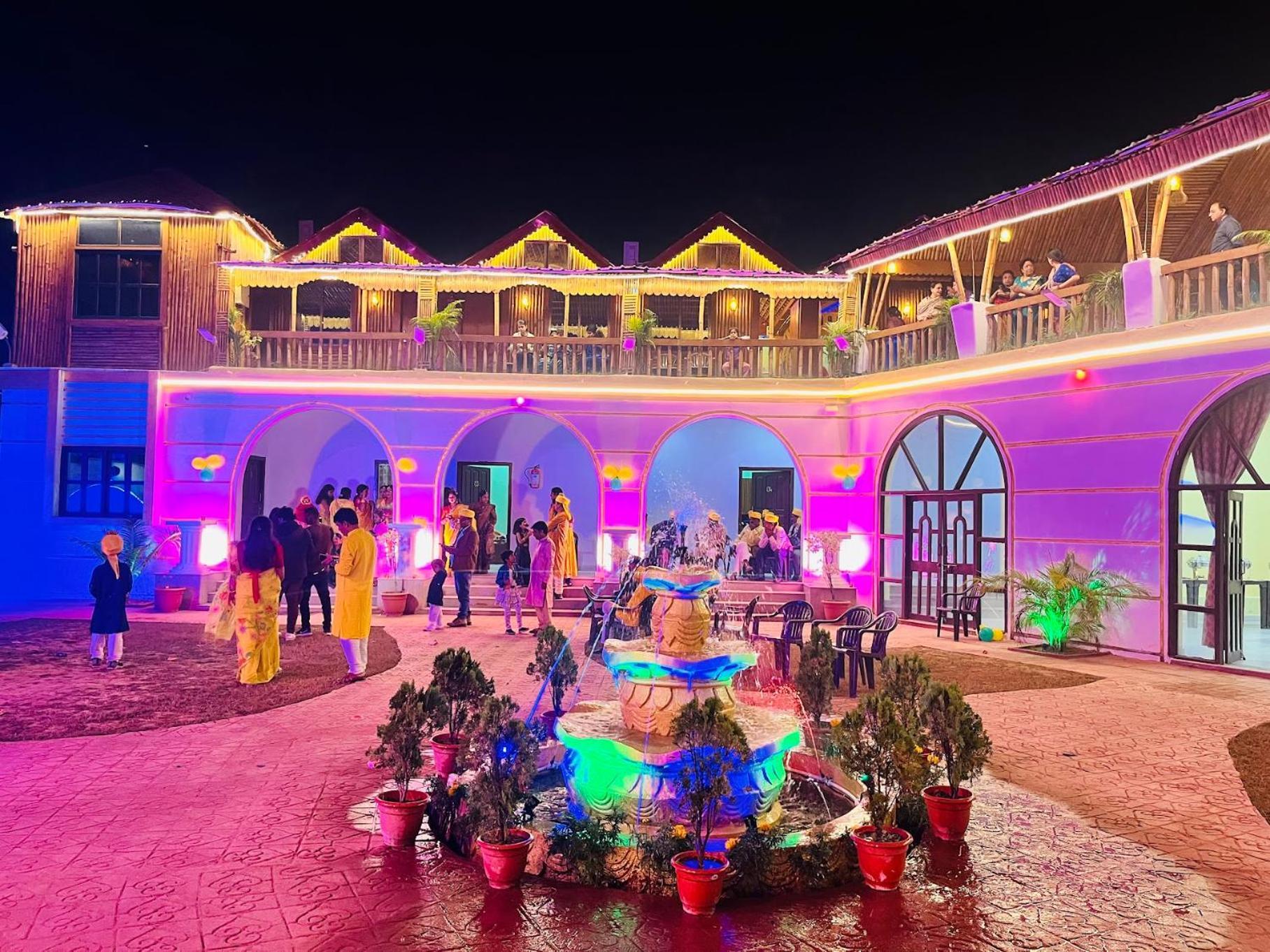 La Pahi Palace- Banquet And Resort Sakri East Екстер'єр фото